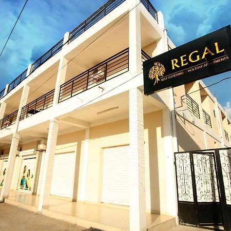Regal Apartments โคโลลิ ภายนอก รูปภาพ