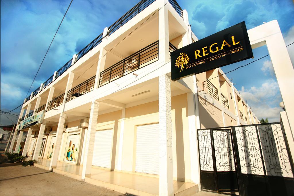 Regal Apartments โคโลลิ ภายนอก รูปภาพ